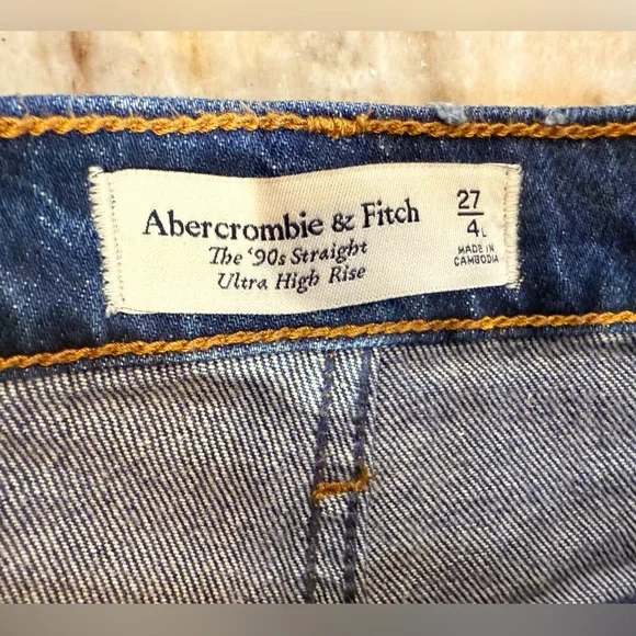 Women’s ABERCROMBIE & FITCH The 90’s Straight Ultra High Rise jeans- Size 4 Long - Picture 8 of 12